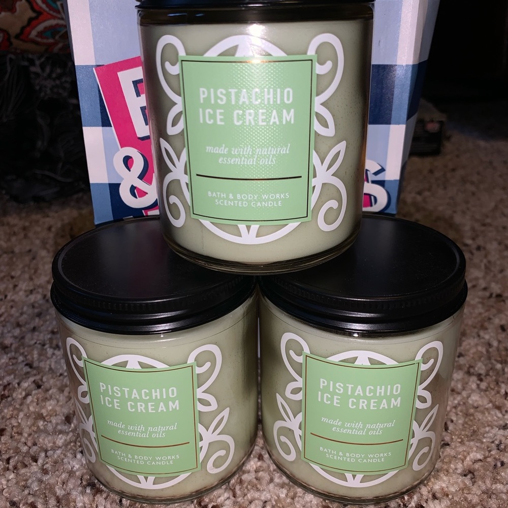 Bath & body works pistachio ice cream candles